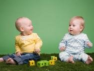 Развитие речи: от рождения до года: Как малыши учатся говорить?